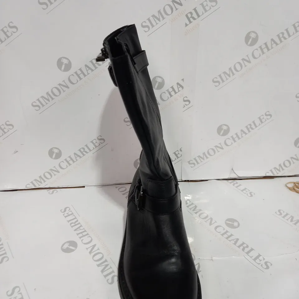 NATURALIZER JAGGER BLACK HIGH BOTT - UK 6
