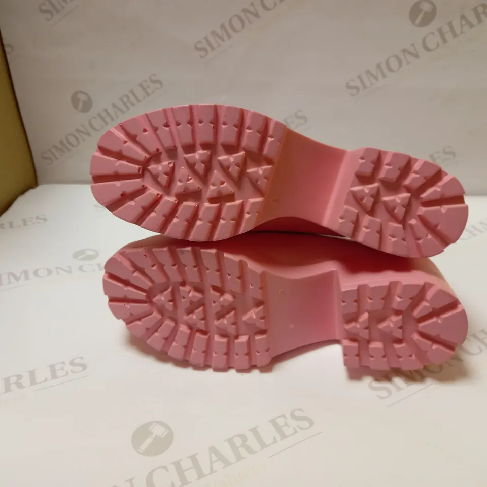 DESIGNER KOI VEGAN RASPBERRY SORBET SLIP ON CHUNKY MULES SIZE 5