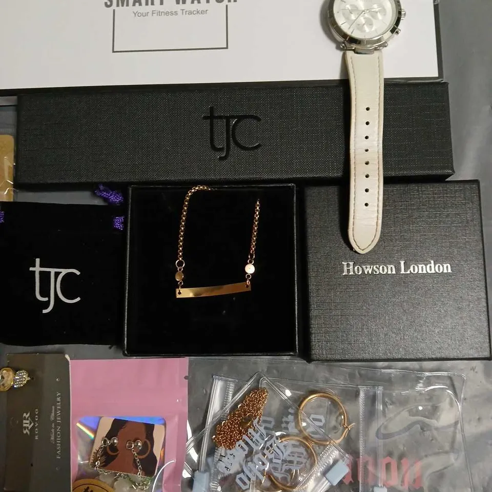 LOT OF ASSORTED JEWELLERY AND WATCH ITEMS TO INCLUDE NECKLACES, EARRINGS AND BRACELETS