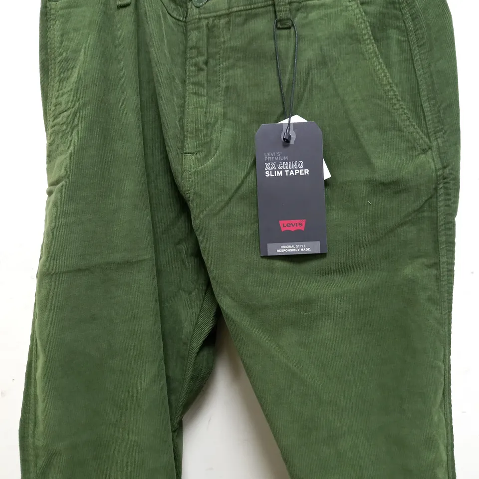 LEVIS SLIM TAPER XX CHINOS IN MOSS GREEN - 34 X 32