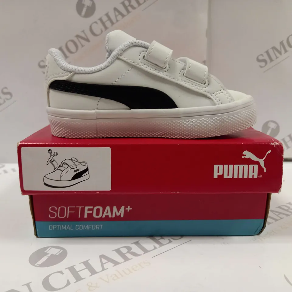 BOXED PAIR OF PUMA SMACH VULC INFANT SHOES IN WHITE/BLACK C5