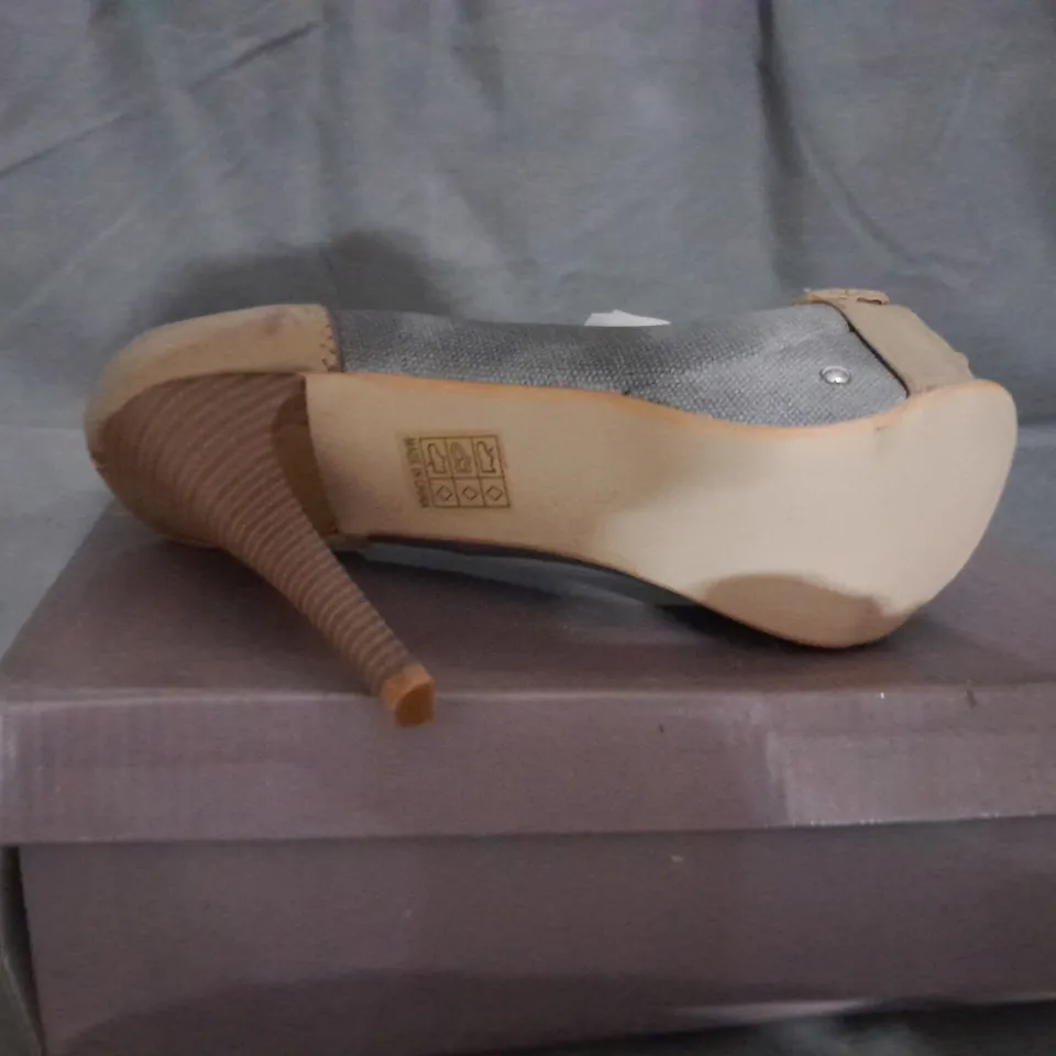 APPROXIMATELY 10 BOXED PAIR OF DARK GREY HEELED PLATFORM SHOES IN VARIOUS SIZES 