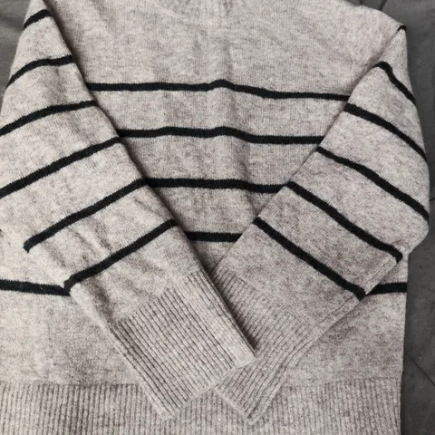 VERO MODA LONG SLEEVE STRIPE JUMPER IN OATMEAL/BLACK SIZE MEDIUM