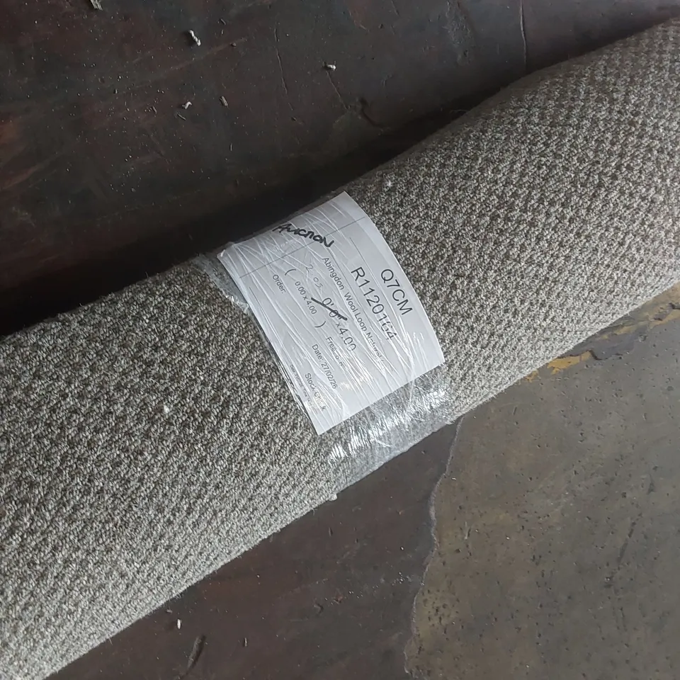 ROLL OF QUALITY ABINGDON WOOL LOOP NATURAL CARPET - APPROXIMATELY 2.05 x 4m