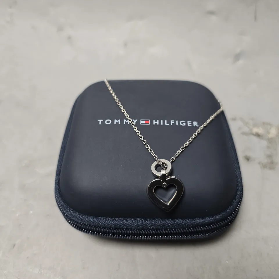 TOMMY HILFIGER LADIES HEART BRACELET