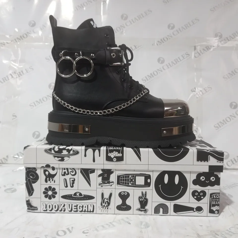 BRAND NEW BOXED PAIR OF KOI VEGAN LEATHER BORIN HARDWARE PLATFORM BOOTS IN BLACK UK SIZE 8