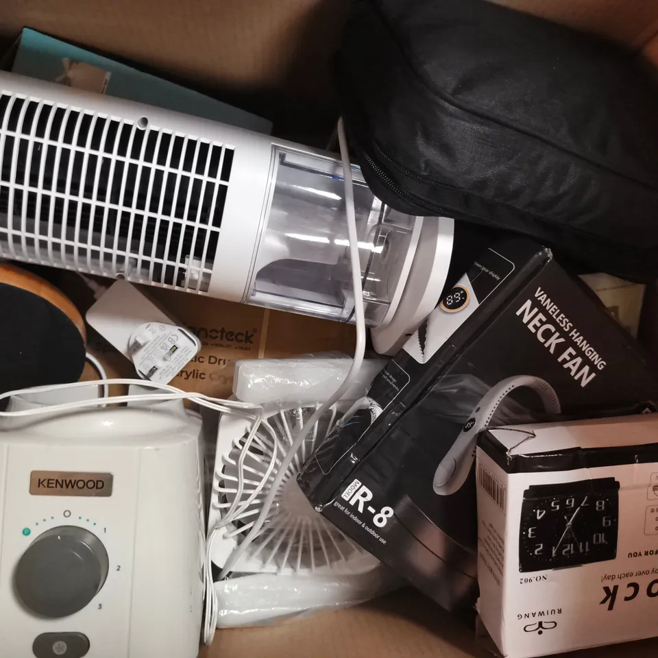 BOX OF APPROXIMATELY 10 ASSORTED HOUSEHOLD ELECTRICAL ITEMS - COLLECTION ONLY