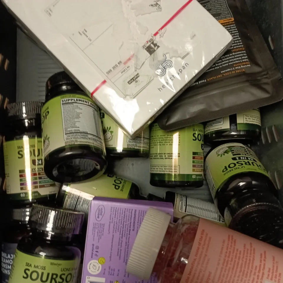 APPROXIMATELY 15 ASSORTED VITAMIN/HEALTH AID PRODUCTS TO INCLUDE NUTRITION GEEKS, TRUE COLLAGEN, BLOATING FOOD SUPPLEMENT ETC 