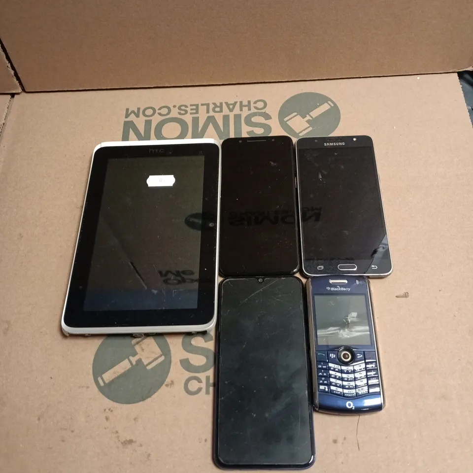 APPROXIMATELY 18 ASSORTED ITEMS TO INCLUDE HTC TABLET, BLACKBERRY PHONE, SAMSUNG PHONE ETC