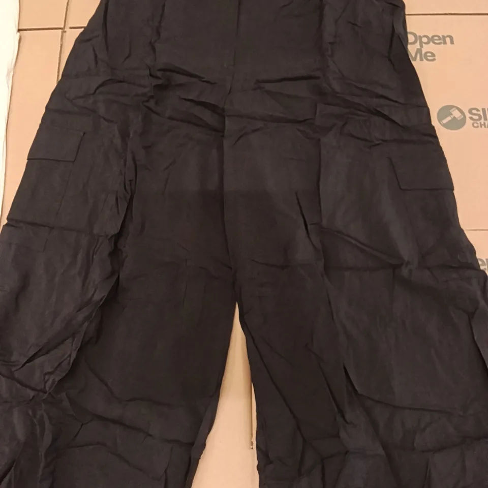 PALLET OF BRAND NEW WOMENS QUALITY DESIGNER CLOTHES APPROXIMATELY 125 TO INCLUDE; JACKETS, JUMPERS, PANTS ETC