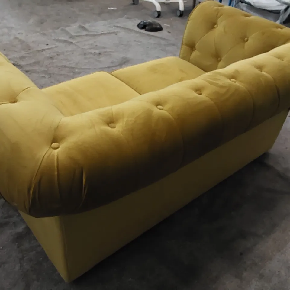 DESIGNER CHESTERFIELD 2-SEATER SOFA - GOLD/MUSTARD 