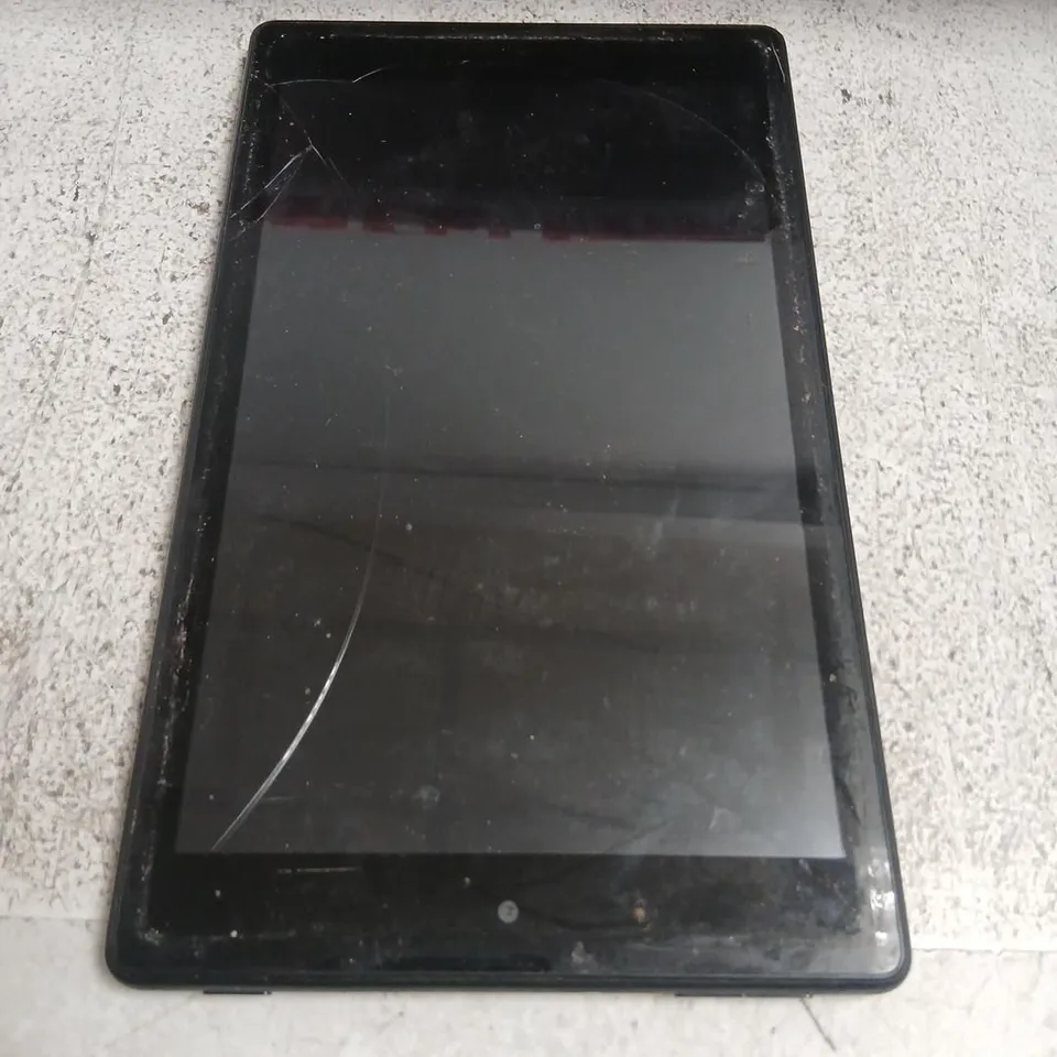 AMAZON FIRE TABLET – BLACK, CRACKED SCREEN