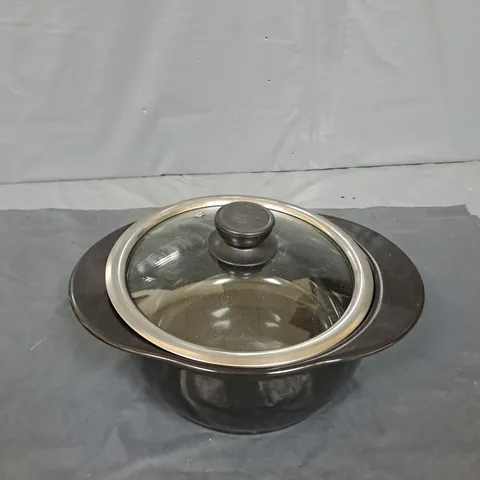 LARGE BOX OF APPROXIMATELY 10 SMALL SAUCEPANS WITH LIDS 