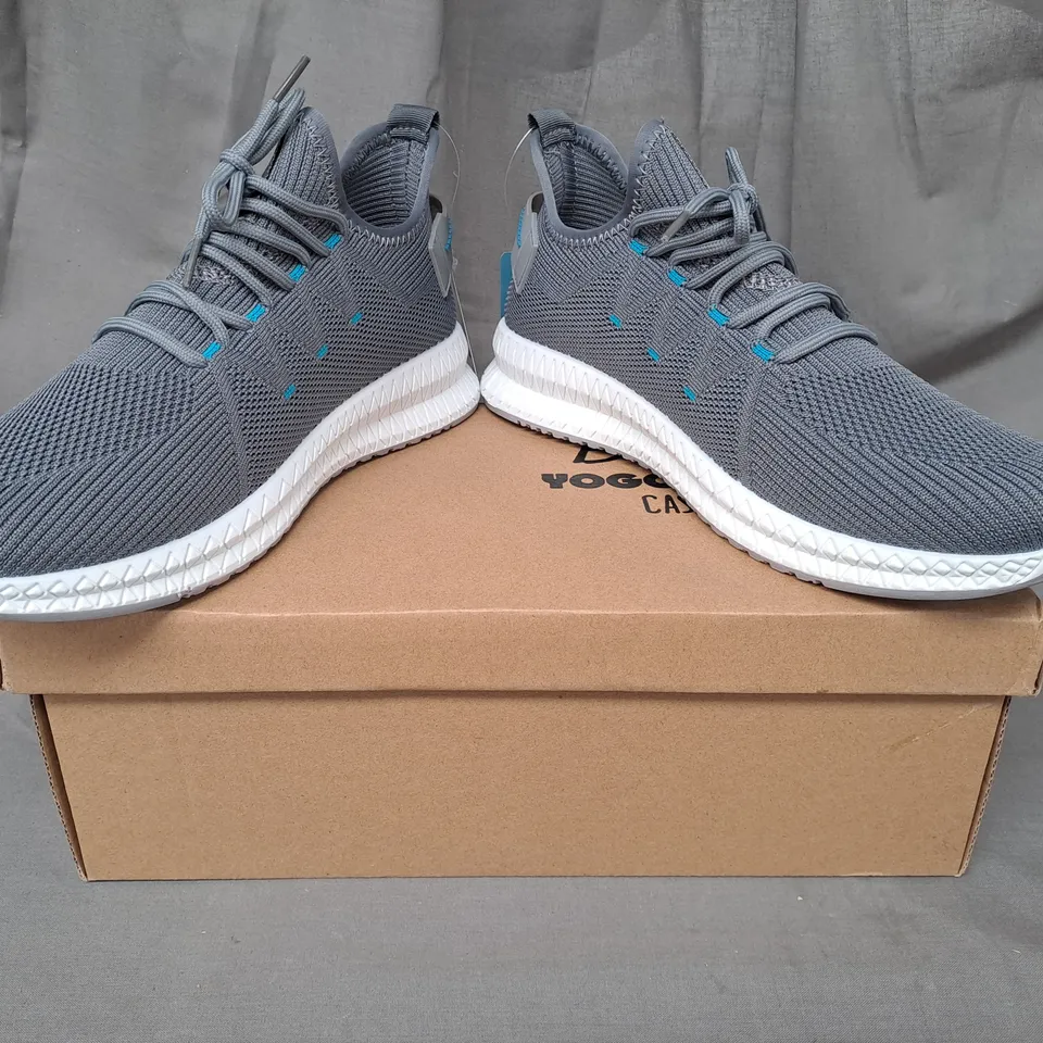BOXED PAIR OF BXT YOGO FOAM CASUALS KNIT SHOES IN GREY SIZE 7