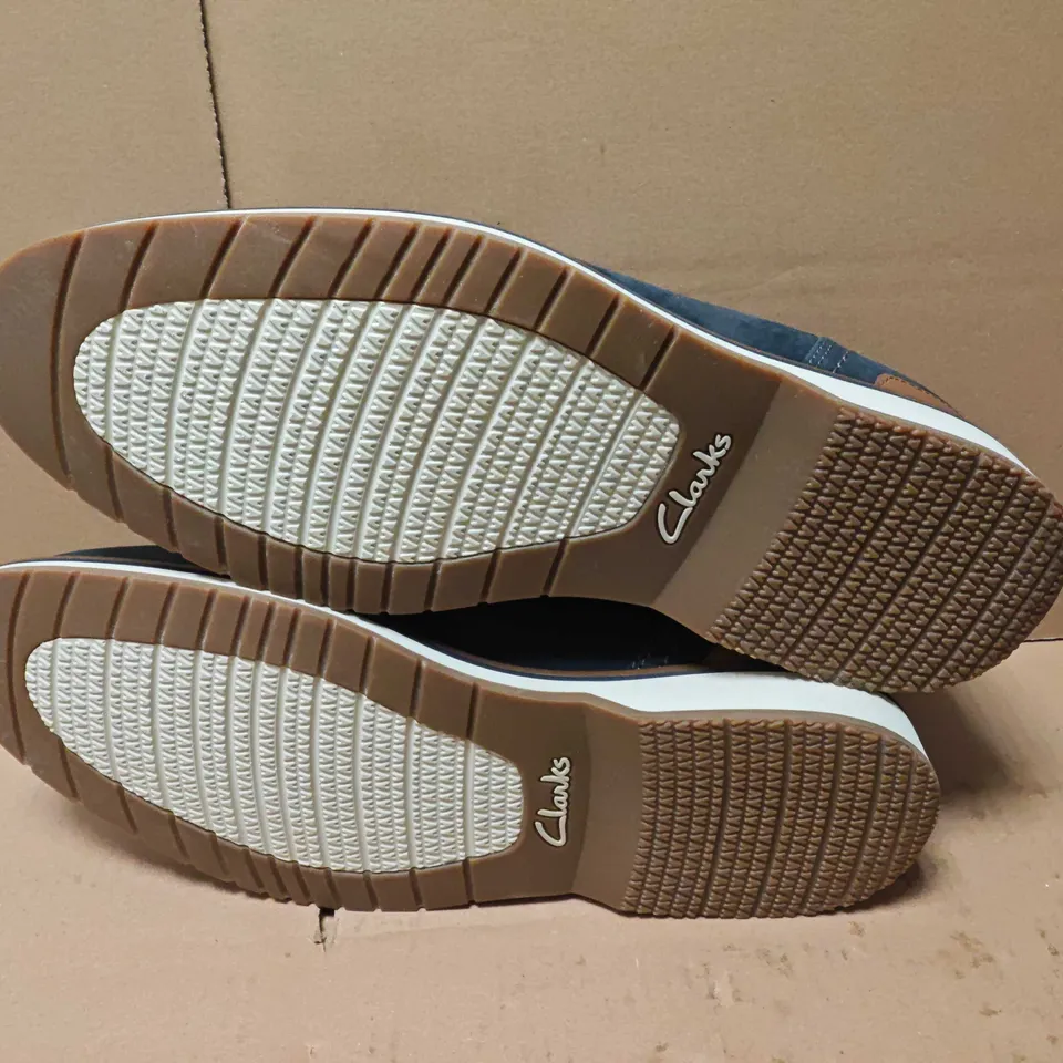UNBOXED CLARKS NAVY CASUAL LACE-UP SHOES - UK 10 G