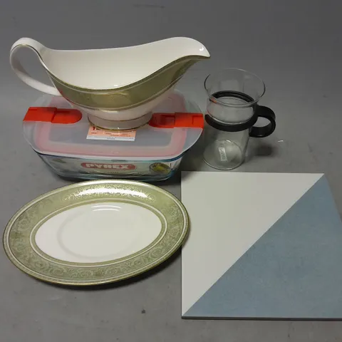 APPROXIMATELY 7 ASSORTED ITEMS TO INCLUDE -BLUE & WHITE TILE ,GLASS CUP , PYREX TUB ETC