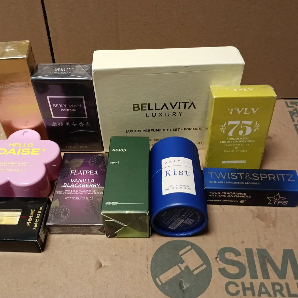 LOT OF 10 ASSORTD FRAGRANCE ITEMS TO INCLUDE BELLAVITA LUXURY, AESOP HWYL AND HELLO DAISE