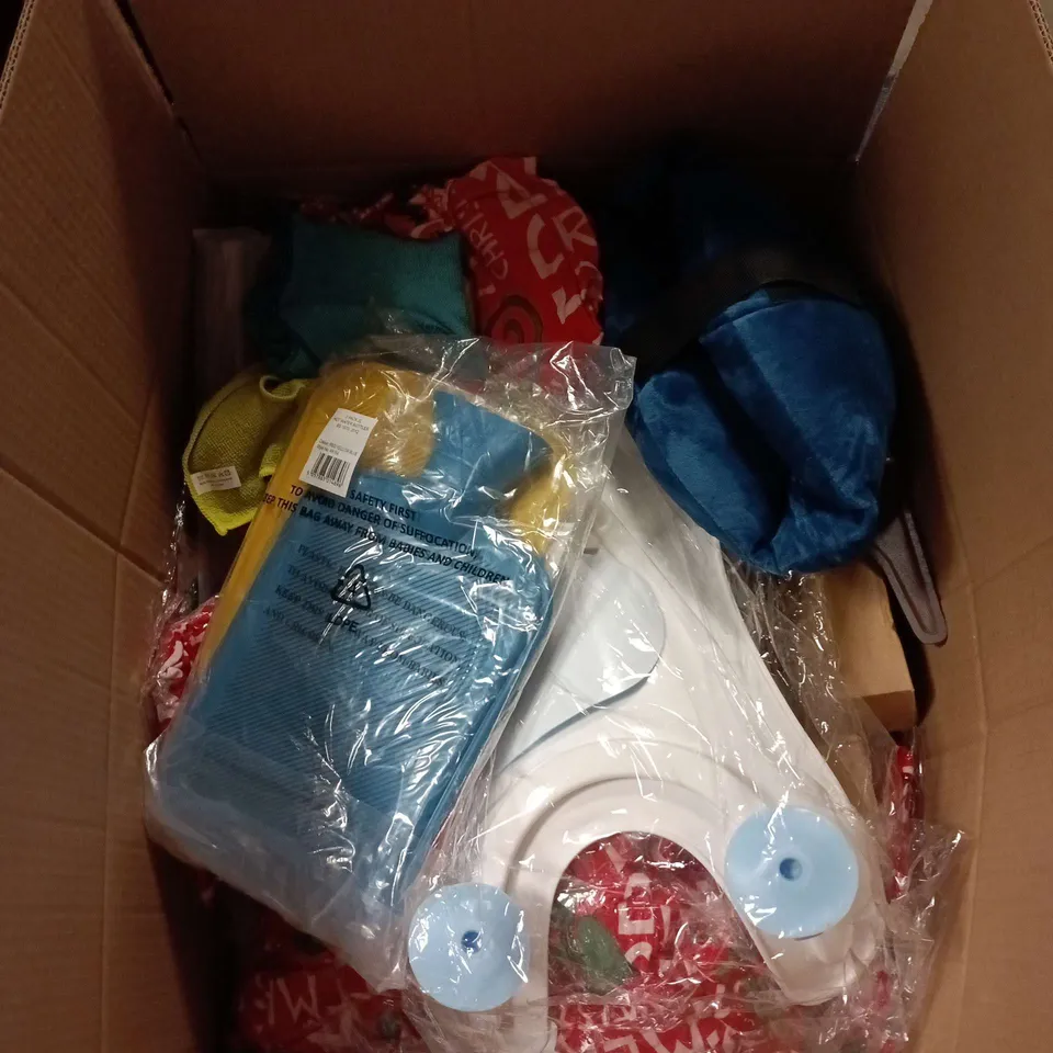 BOX OF APPROXIMATELY 30 ASSORTED HOUSEHOLD ITEMS TO INCLUDE HOT WATER BOTTLES, MERRY CHRISTMAS CHAIR/SEAT COVER, WIFI WIRELESS REPEATER, VARIOUS CLEANING CLOTHS ETC