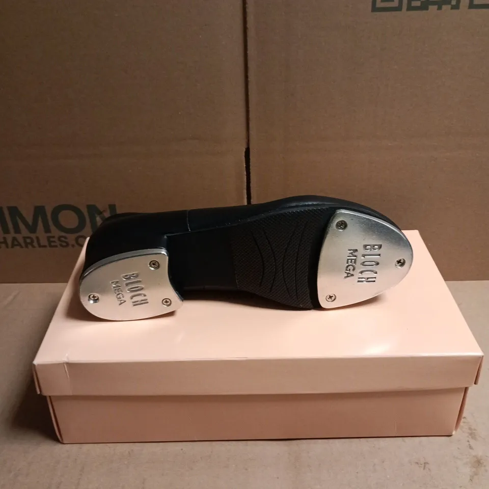 BOXED PAIR OF BLOCH LEATHER JAZZ TAP SHOES - 7