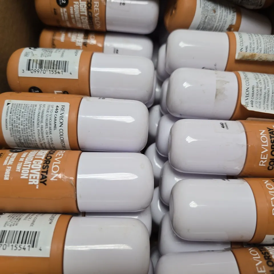 BOX OF APPROXIMATELY 75 REVLON COLORSTAY LIGHT COVER FOUNDATION 440 CARAMEL 