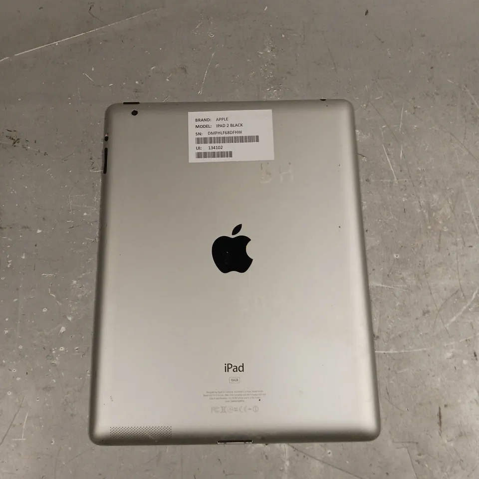 APPLE IPAD 2 SILVER - MODEL A1395