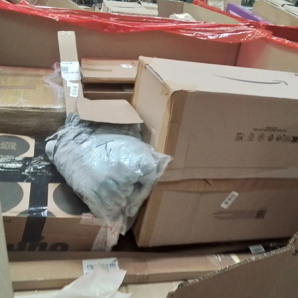 PALLET OF ASSORTED HOUSEHOLD GOODS AND PRODUCTS TO INCLUDE;CAT LITTER BOX,AIR FRYER,PLAYPEN