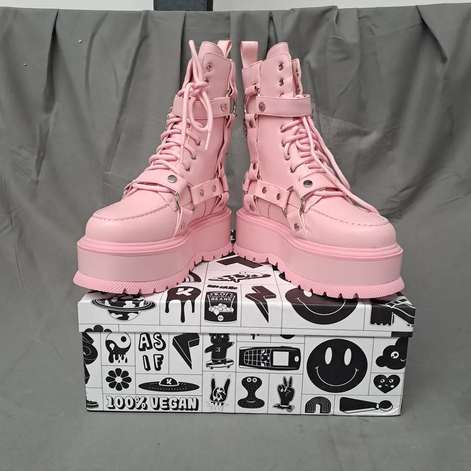 BOXED PAIR OF KOI VEGAN YAMI PASTEL PINK PLATFORM BOOTS UK SIZE 3