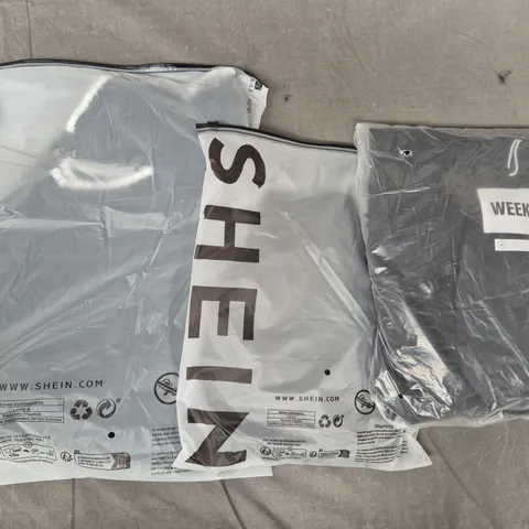 BOX OF APPROXIMATELY 20 ASSORTED CLOTHING AND FASHION ITEMS IN VARIOUS STYLES, SIZES, AND COLOURS - COLLECTION ONLY