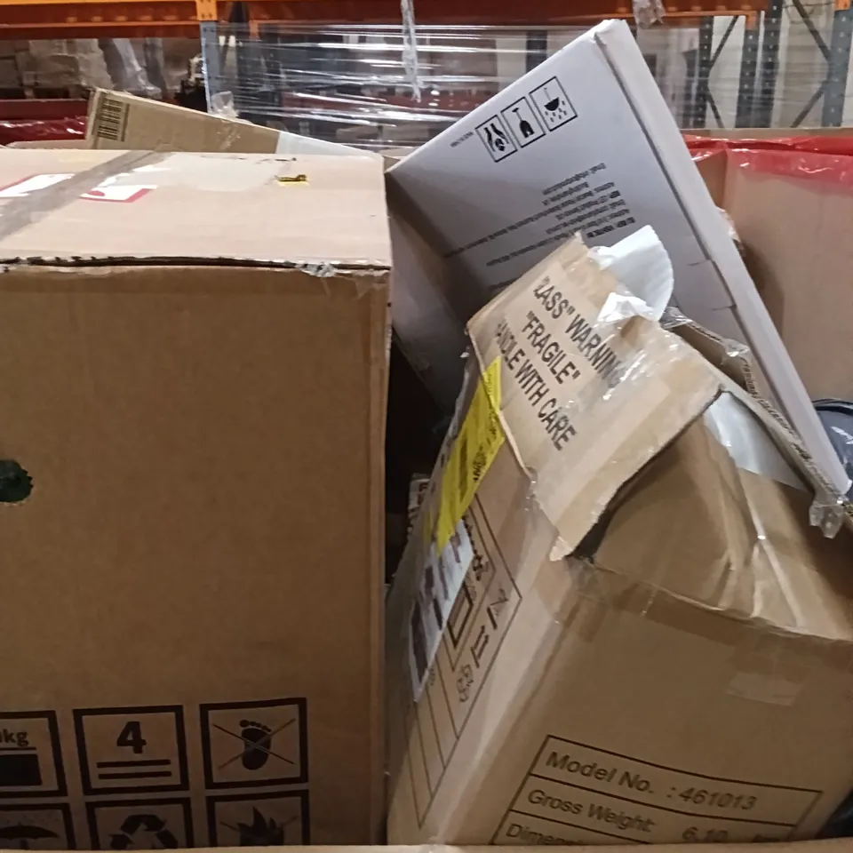 PALLET CONTAINING A LARGE QUANTITY OF ITEMS TO INCLUDE - DRAWERS, STEEL SHEET, DOG GRASS PAD WITH TRAY ETC