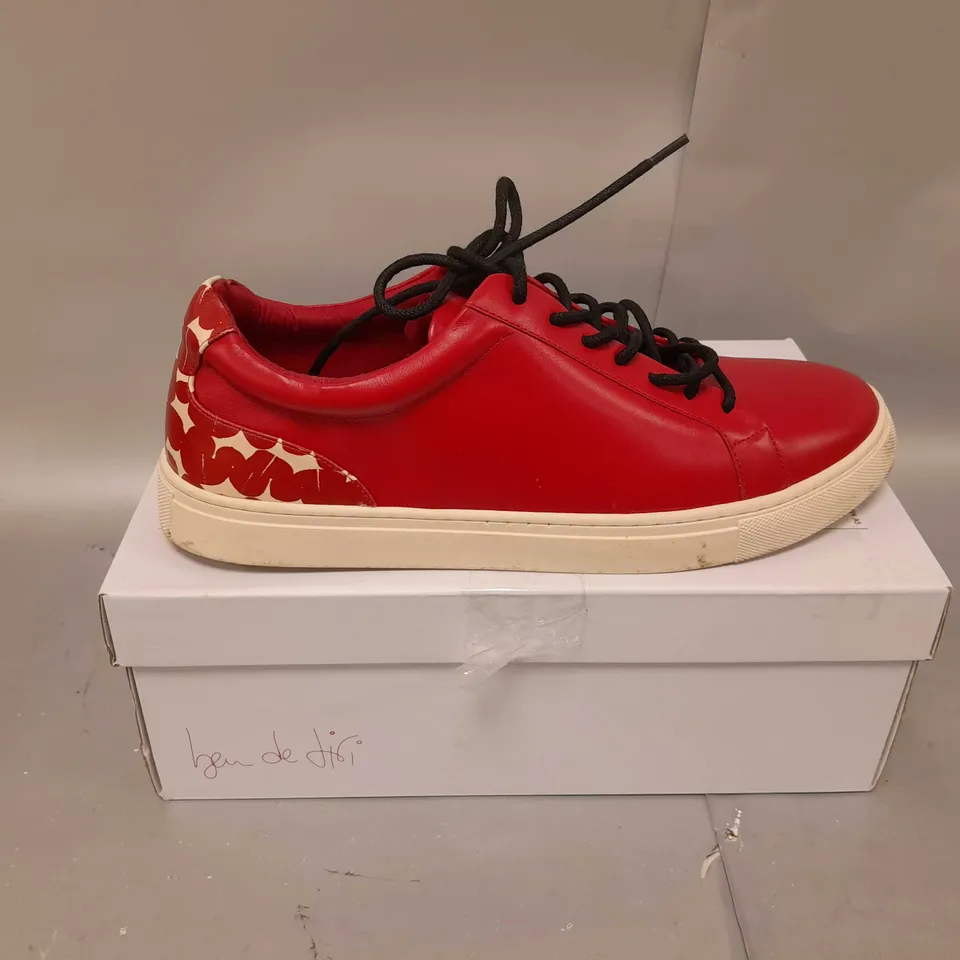 BEN DE LISI LACE UP PEBBLE LEATHER TRAINER SIZE 9