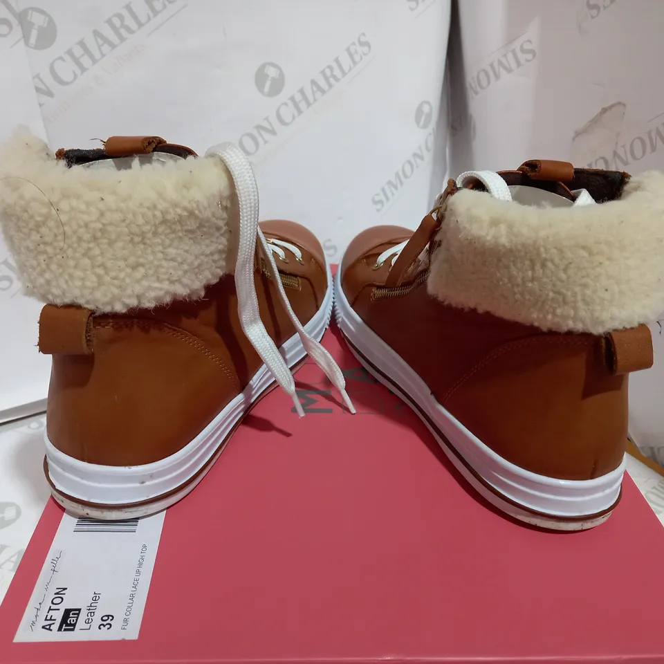 MODA TAN LEATEHR FUR COLLAR LACE UP HIGH TOP - SIZE 6