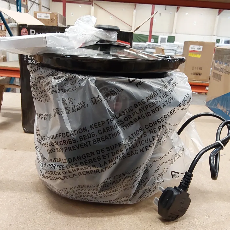 BOXED RUSSELL HOBBS 3.5L CHALKBOARD SLOW COOKER (1 BOX)