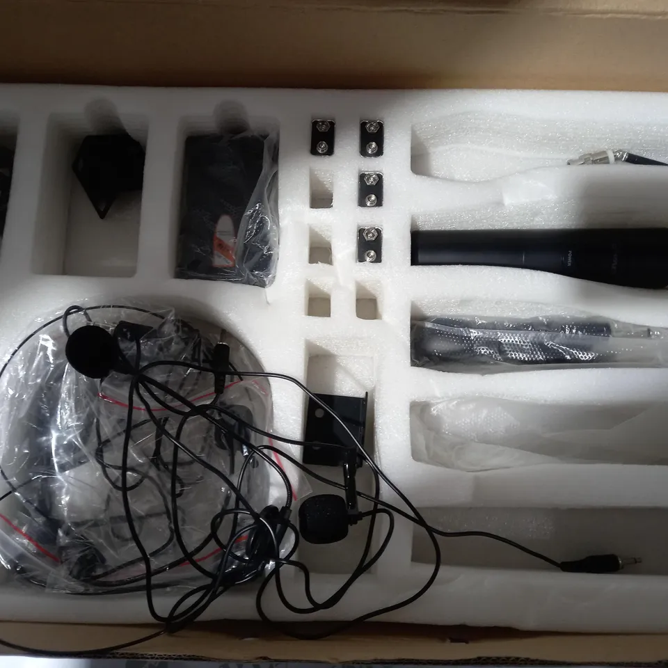 BOXED PYLE PDWM8700 8 CHANNEL MICROPHONE SYSTEM
