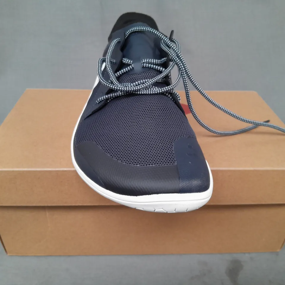 BOXED PAIR OF VIVO BAREFOOT PRIMUS LITE III SHOES IN NAVY UK SIZE 9