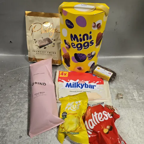 APPROXIMATELY 15 ASSORTED FOOD/DRINK PRODUCTS TO INCLUDE GRIND COFFEE, MINI EGGS EASTER EGG, MILKYBAR ETC 