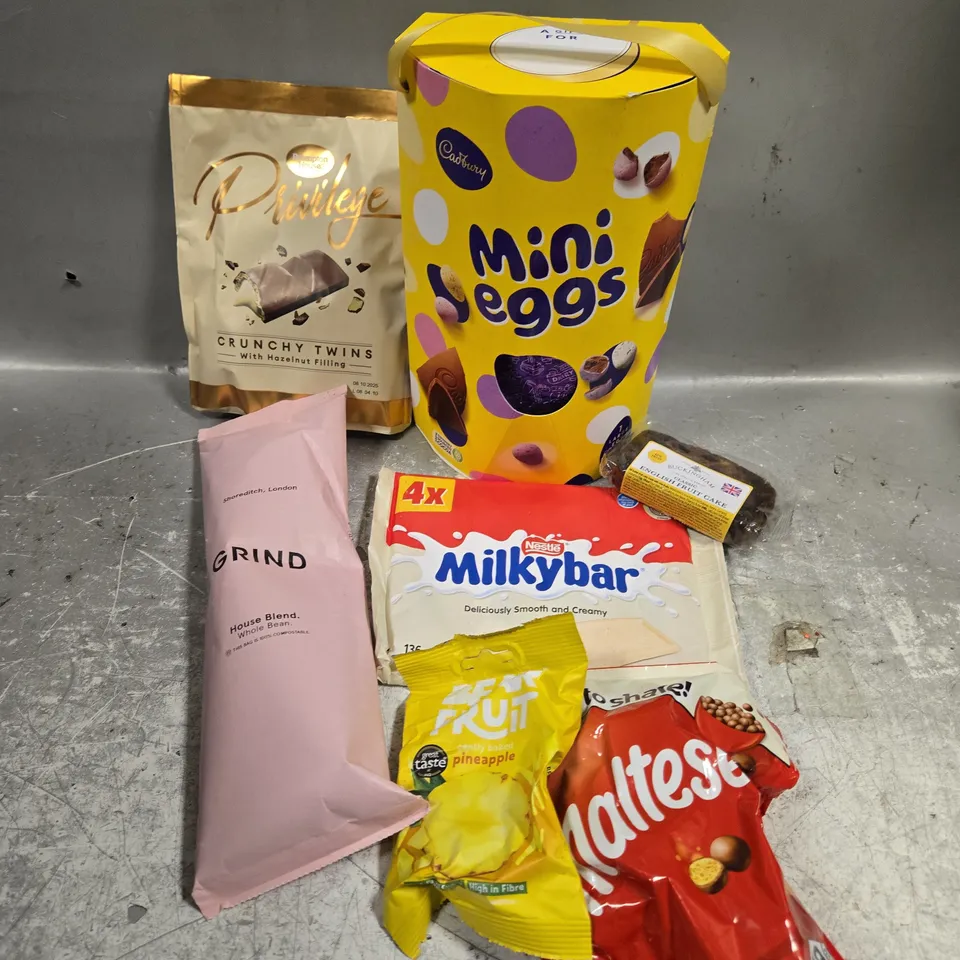 APPROXIMATELY 15 ASSORTED FOOD/DRINK PRODUCTS TO INCLUDE GRIND COFFEE, MINI EGGS EASTER EGG, MILKYBAR ETC 