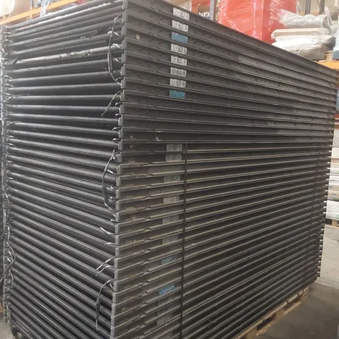 PALLET CONTAINING A VERY LARGE QUANTITY OF SOLYNDRA 200W SOLAR PANELS