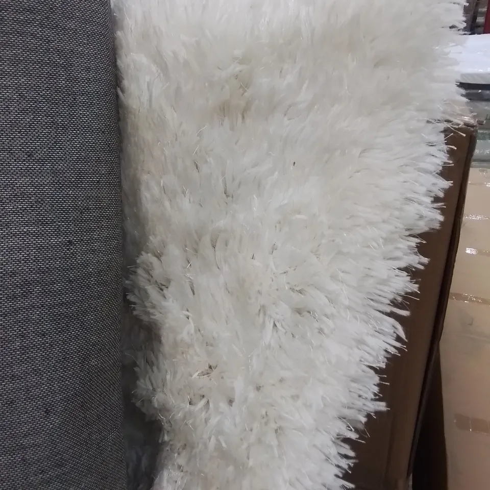 BRAND NEW PACO AKUMAL CREAM RUG - 200X290CM