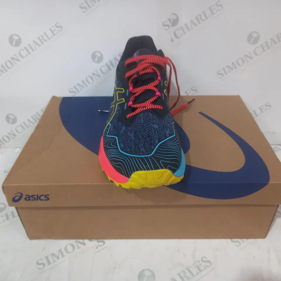 BOXED PAIR OF ASICS GEL-TRABUCO 11 SHOES IN MULTICOLOUR UK SIZE 11.5