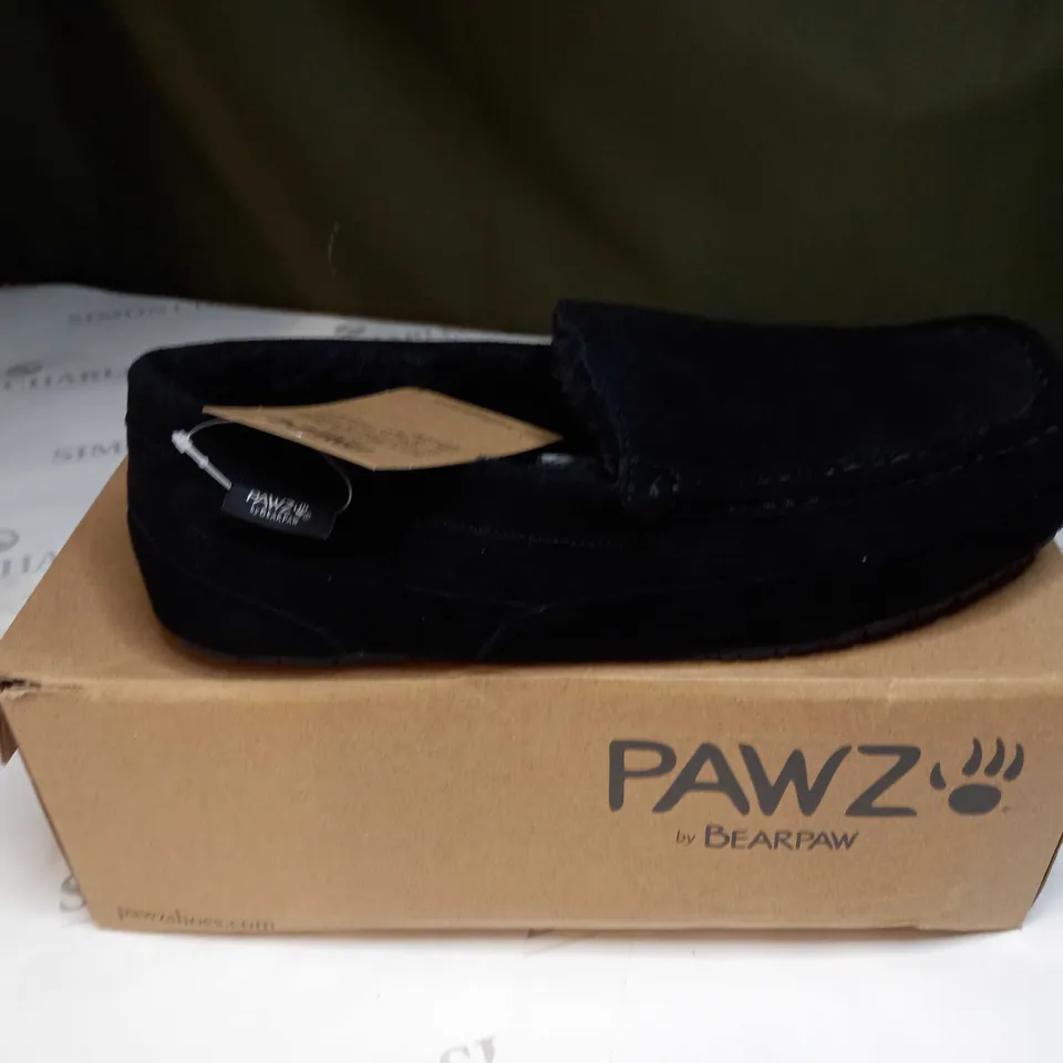 PAWZ ETHAN FLUFFY SLIPPERS SIZE 12