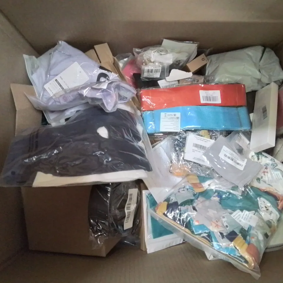 BOX CONTAINING LARGE AMOUNT OF MIXED FASHION ITEMS TO INCLUDE: SILVER PLATE AND COSTUME JEWELLERY, CLOTHING ITEMS ETC.