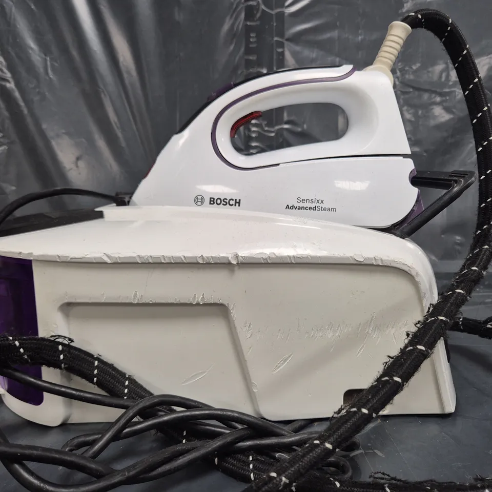 BOSCH SENSIXX B22L PRO HYGIENIC IRON IN WHITE/PURPLE