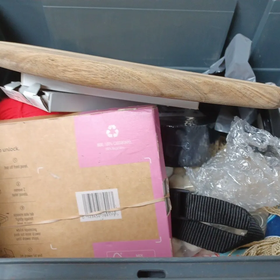 BOX OF APPROXIMATELY 12 ASSORTED ITEMS TO INCLUDE - STIHL MICRO , CORAL PAINTWIZ SCUTTLE LINERS , MOTH KILLER ETC