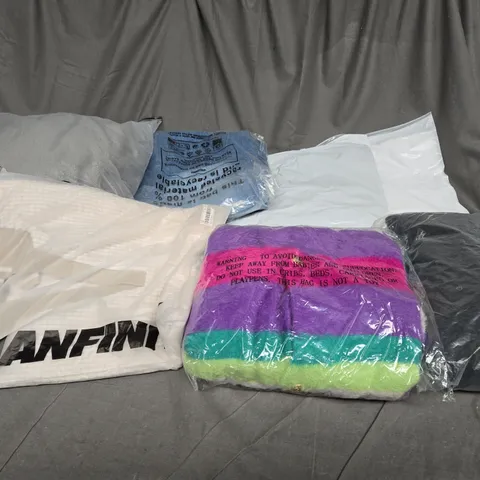 BOX OF ASSORTED CLOTHING ITEMS IN VARIOUS COLOURS, STYLE AND SIZES