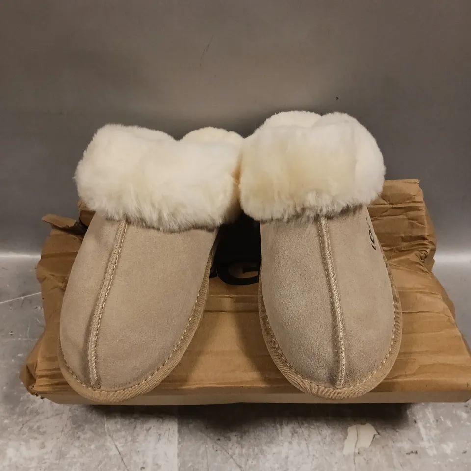 UGG SLIP ON SHOES IN CREAM - 6.5