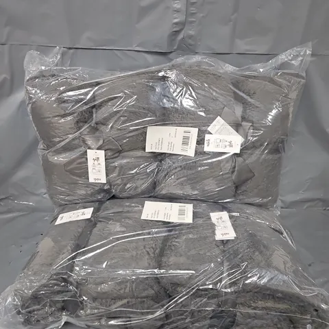 4 BAGGED DARK GREY TEDDY BLANKETS - 200CM X 220 CM