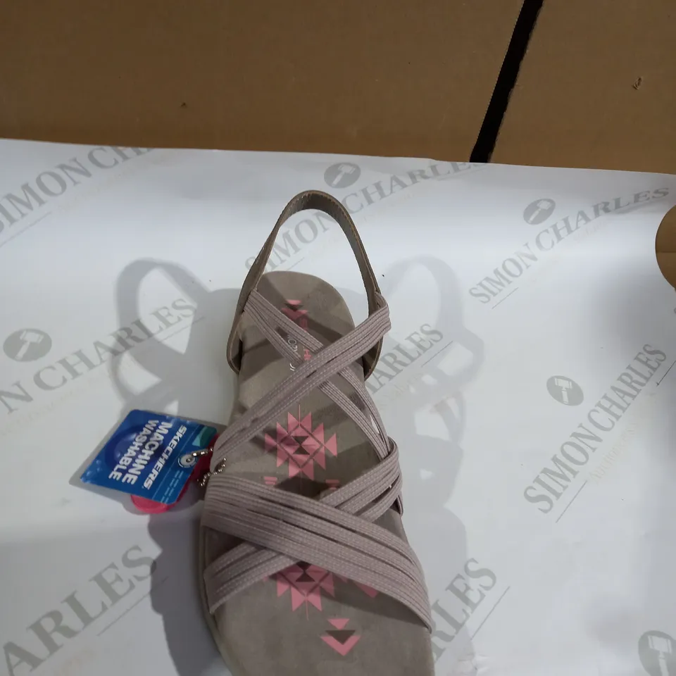 GREY SKETCHER SANDALS SIZE 6