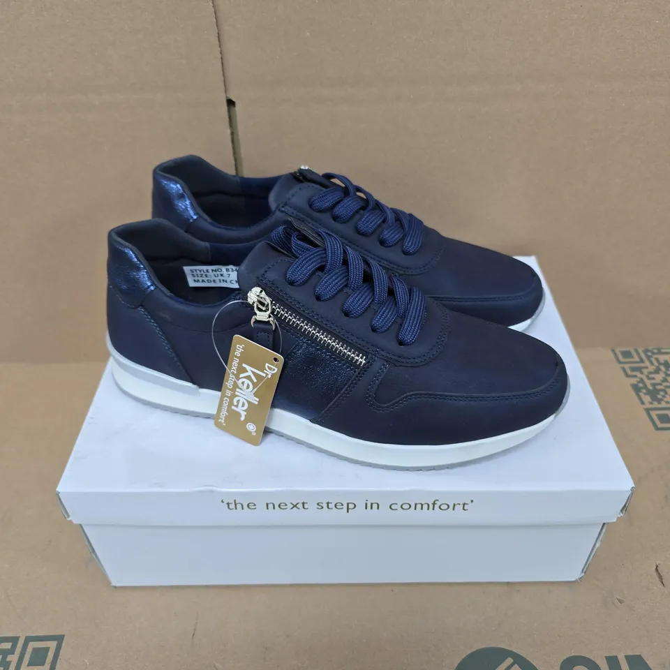 BOXED PAIR OF DR KELLER MARTINA SHOES IN NAVY - SIZE 7