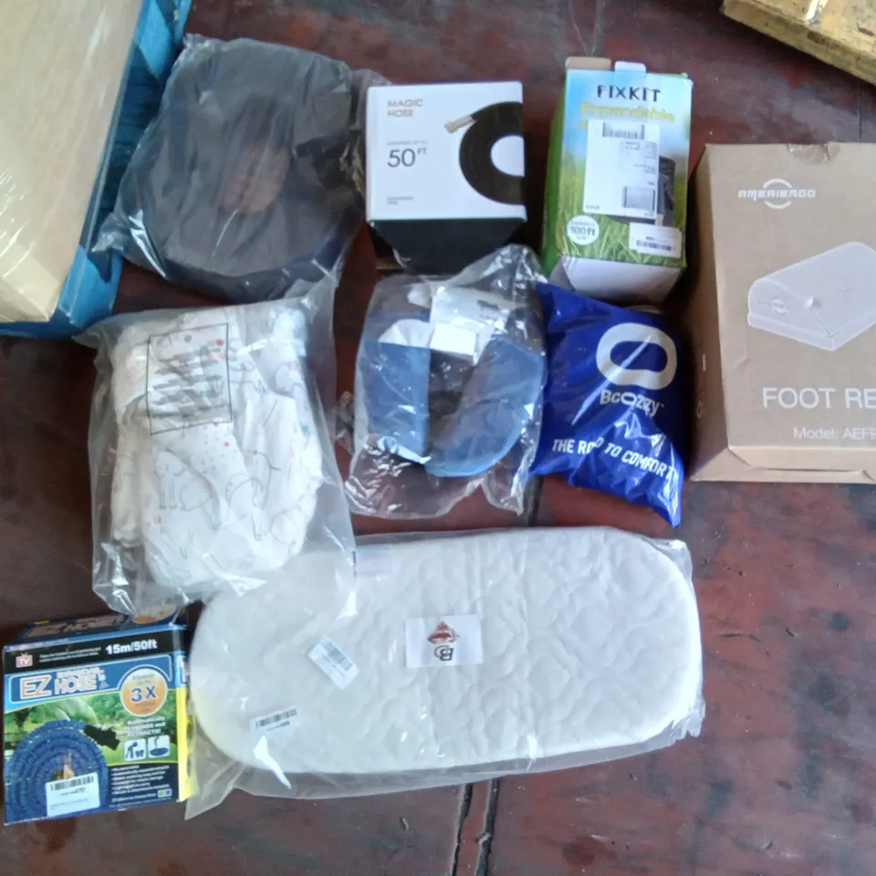 PALLET OF ASSORTED ITEMS INCLUDING  AMERIEROO FOOT REST, BCOZZY, FIXKIT EXPANDABLE HOSE, 50FT MAGIC HOSE, TRAVEL REST MEMORY FOAM TRAVEL PILLOW, EZ EXPANDABLE HOSE