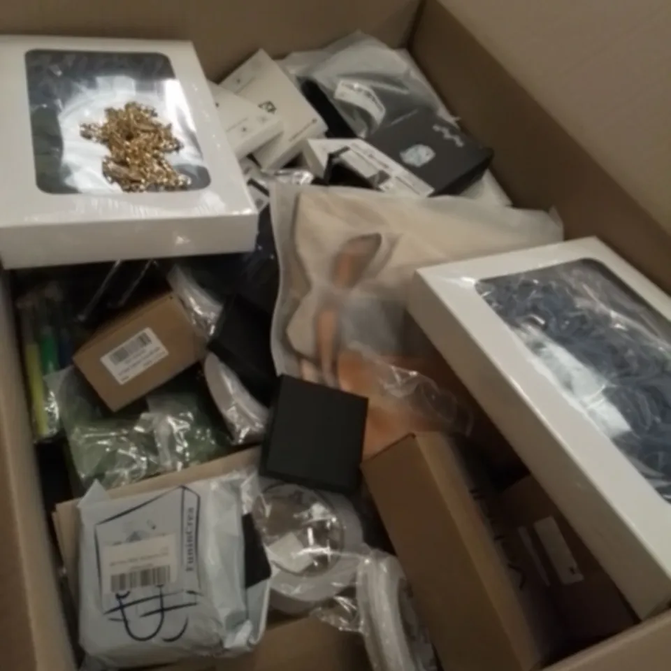 PALLET OF APPROXIMATELY ASSORTED HOUSEHOLD ITEMS TO INCLUDE ROSES , GOLD CHAINS AND PHONE CASES 